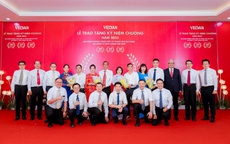 Vedan Việt Nam trao kỷ niệm chương tri ân nhân viên gắn bó 20, 25 và 30 năm