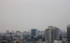 Bầu trời TPHCM mờ đục, cảm giác bí bách, khó thở vì bụi mịn