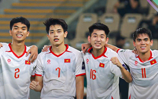 U23 Việt Nam - U23 UAE: Nguyễn Đình Bắc tiếp tục dự bị