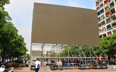 TP HCM: Khẩn trương lắp màn hình LED "khủng" tiếp lửa U23 Việt Nam