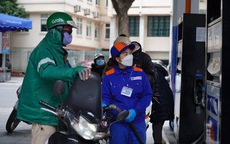 Giá xăng giảm nhẹ, dầu diesel tăng hơn 400 đồng mỗi lít