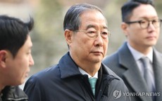 Cựu Thủ tướng Hàn Quốc Han Duck-soo lãnh án 23 năm tù vì vụ thiết quân luật