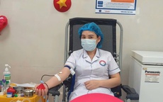 Hành động ý nghĩa của nữ nhân viên y tế ở Quảng Trị