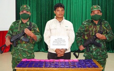 Bắt đối tượng người Lào chuyển 12.087 viên ma túy vào Việt Nam