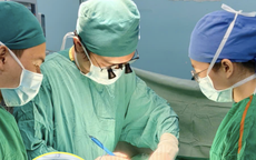 Bác sĩ cảnh báo nguy cơ từ hạt đồ chơi gây tắc ruột ở trẻ em