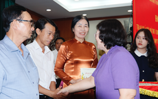 TPHCM dành hơn 1 tỉ đồng tặng quà Tết cho bí thư chi bộ cơ sở