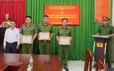 Khen thưởng cá nhân, tập thể công an phá nhanh vụ cướp ngân hàng