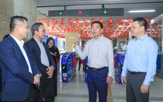 Bộ trưởng Xây dựng Trần Hồng Minh thị sát sân bay, nhà ga, đường sắt đô thị, bến xe chiều 29 Tết