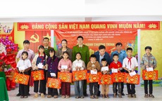 Hơn 10.000 suất quà Tết đến tay người khó khăn ở Quảng Trị