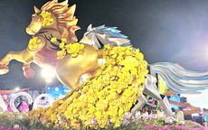 TPHCM: Linh vật ngựa sải bước giữa ngân hà và Thánh Gióng cưỡi ngựa sắt phun lửa