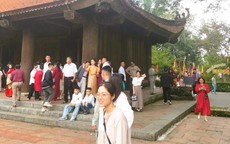 Khách du lịch tấp nập đến các điểm du lịch nổi tiếng ở Thanh Hóa du Xuân