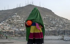 Taliban cho phép chồng đánh vợ miễn không gãy xương