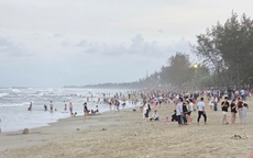 Tắm biển Mỹ Khê, 3 người trong gia đình bị đuối nước