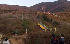 Xe khách chở khoảng 20 người nghi mất phanh gặp nạn tại Sa Pa