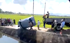 Phát hiện thi thể đôi nam nữ cùng ô tô chìm dưới đập nước