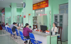 Phấn khởi "xông đất" công sở