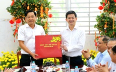 Bí thư Thành ủy Cần Thơ "xông đất" các đơn vị sản xuất, kinh doanh đầu năm mới