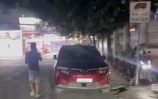 Trần tình của tài xế đỗ ô tô gây bức xúc cho người dân