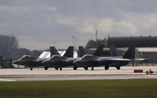 Mỹ triển khai phi đội "Chim ăn thịt" F-22 tới Israel trước thềm đàm phán với Iran
