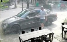 Ô tô “biến mất" trước hẻm nhà, camera ghi lại người nước ngoài nghi vấn