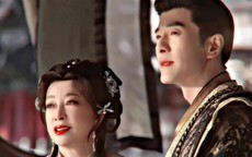 Lưu Hiểu Khánh gây sốc khi "hôn bạn diễn nam" kém gần 50 tuổi