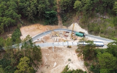 Hình hài cây cầu trên đèo Mimosa thay thế đoạn đường bị sạt lở cuối năm 2025