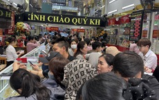 Tiệm vàng ở Đà Nẵng đông nghẹt từ 5 giờ sáng, nhẫn 5 phân đến 1 chỉ hút khách
