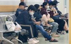 Bác sĩ gọi điện xin lỗi người bệnh về sự chậm trễ