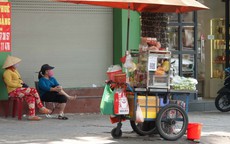 Vỉa hè, hàng rong và sinh kế