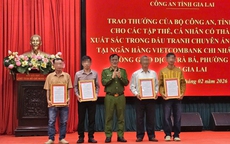 Vụ cướp ngân hàng tại Gia Lai: Khen thưởng 5 người dân giúp sức bắt cướp