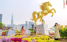 VIDEO: Những điểm "check-in" linh vật ngựa tại trung tâm TPHCM dịp Tết Bính Ngọ