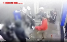 Ghen tuông, nhóm học sinh đánh bạn tử vong