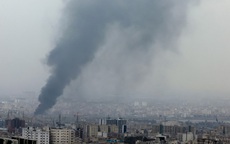 Tehran hứng chịu "đêm tấn công tồi tệ nhất", Israel cáo buộc Iran dùng "vũ khí cấm"