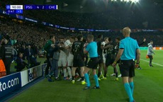 Cận cảnh pha “xấu chơi” của sao Chelsea ở Champions League