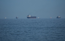 Giảm sức nóng tuyến chở dầu ở eo biển Hormuz