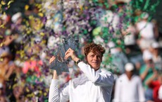 Thắng Medvedev, Sinner sở hữu đủ 6 danh hiệu ATP 1000 mặt sân cứng, sánh vai Djokovic, Federer