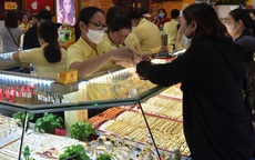 Giá vàng hôm nay, 18-3: Tiếp tục lao xuống