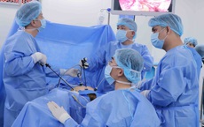 Xuất huyết sau mãn kinh kéo dài, người phụ nữ bất ngờ phát hiện ung thư