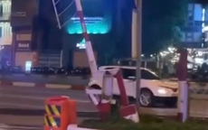 Lái xe đi lùi trên đại lộ Phạm Văn Đồng, nam tài xế ở TPHCM bị phạt