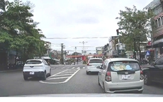 Quảng Trị xử phạt nữ tài xế đi ô tô không đúng làn đường