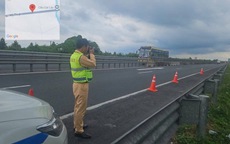 CSGT sử dụng ô tô hóa trang ghi hình xe vi phạm trên cao tốc
