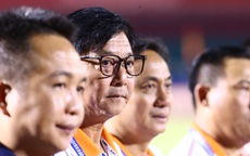 Clip: Huỳnh Đức nói gì khi Tiến Linh nhường Khoa Ngô đá 11 m