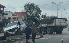 Ba xe ô tô tông liên hoàn, tài xế xe tải tử vong trong cabin