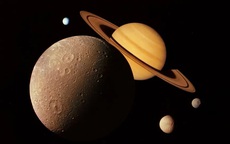 15 mặt trăng mới cùng lộ diện