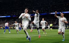 Vinicius rực sáng, Real Madrid thắng nghẹt thở derby Madrid