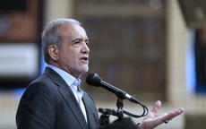 Iran gây bất ngờ với láng giềng, Mỹ điều tàu sân bay thứ ba tham chiến?