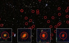 Điều gì đằng sau bức ảnh vũ trụ chi chít chấm đỏ?
