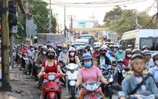 Cử tri phường Long Bình kiến nghị sớm gỡ "nút thắt cổ chai" đường Lê Văn Việt