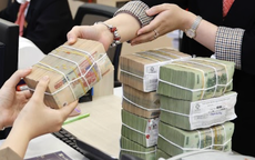 Nhiều ngân hàng đồng loạt giảm lãi suất gửi tiết kiệm