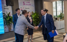 Cú bắt tay mới của YeaH1 và gói cước "đu idol"